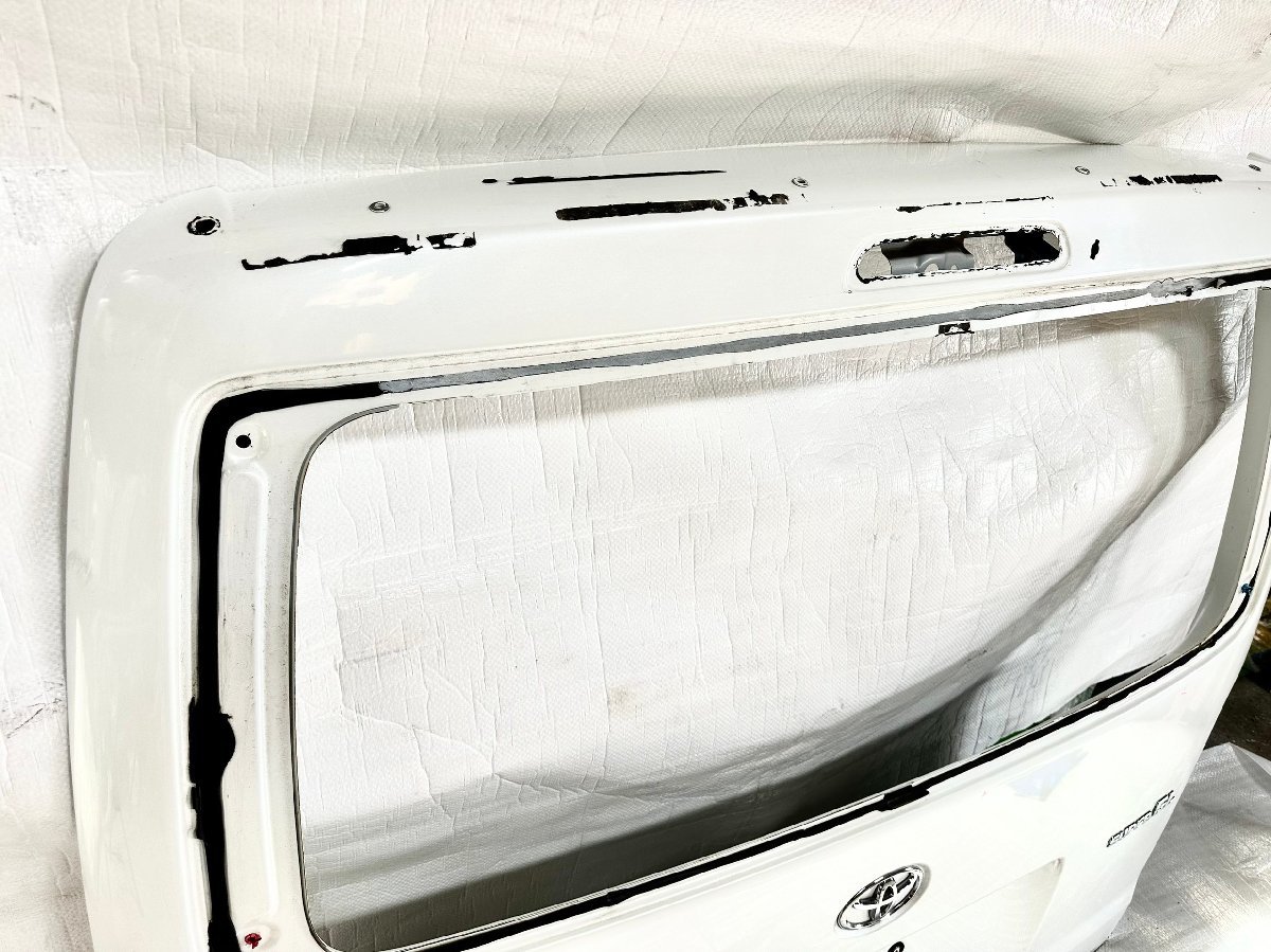 トヨタ　ハイエース　200系　標準　ナロー　純正　リアゲート　パネル　ホワイトパールクリスタルシャイン （P19-52）_画像2