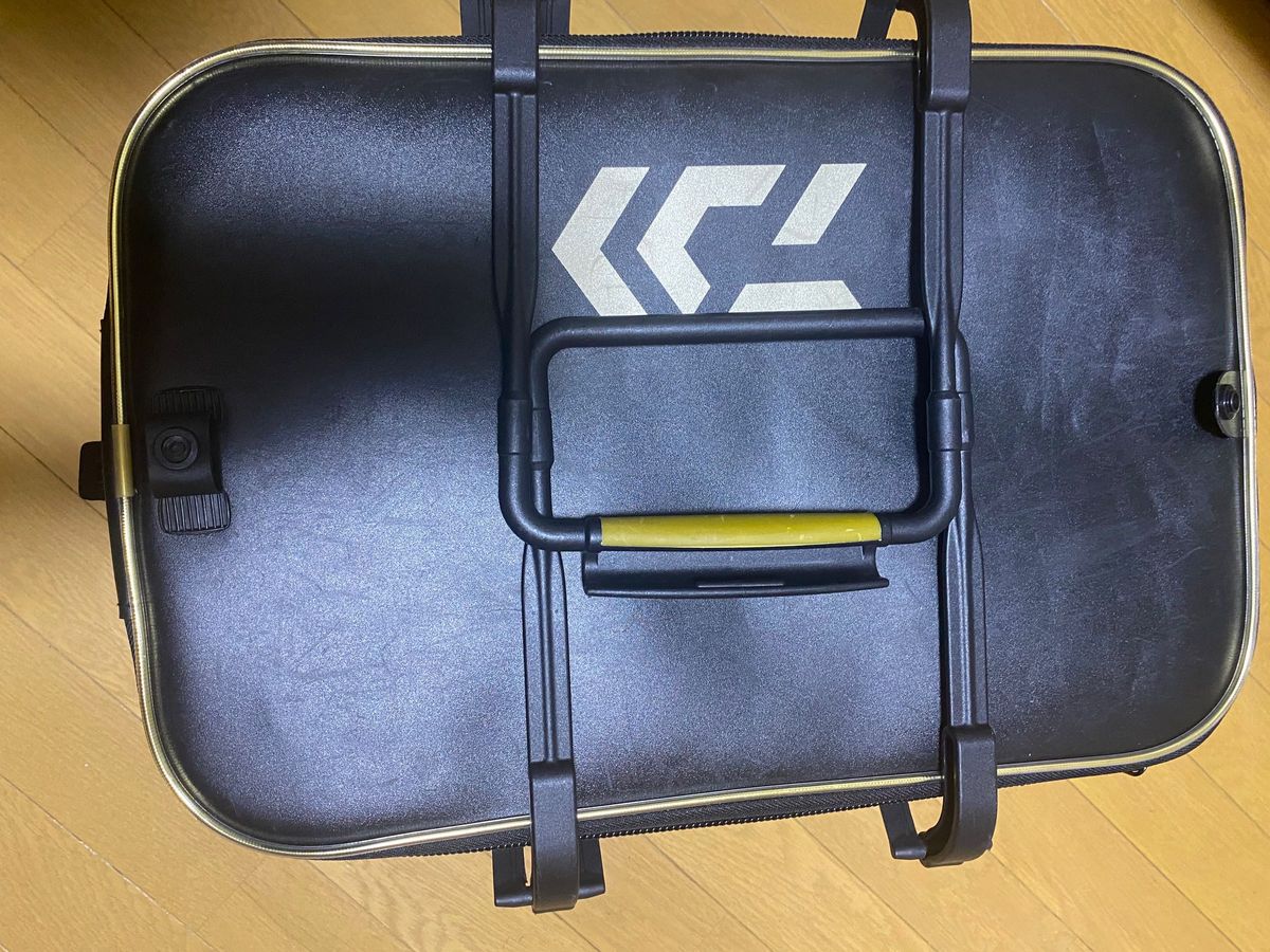 中古美品 ダイワDaiwaトーナメント バッカン FH40(C) ブラック 中古美品 ダイワDaiwaトーナメント バッカン FH40(C) ブラック