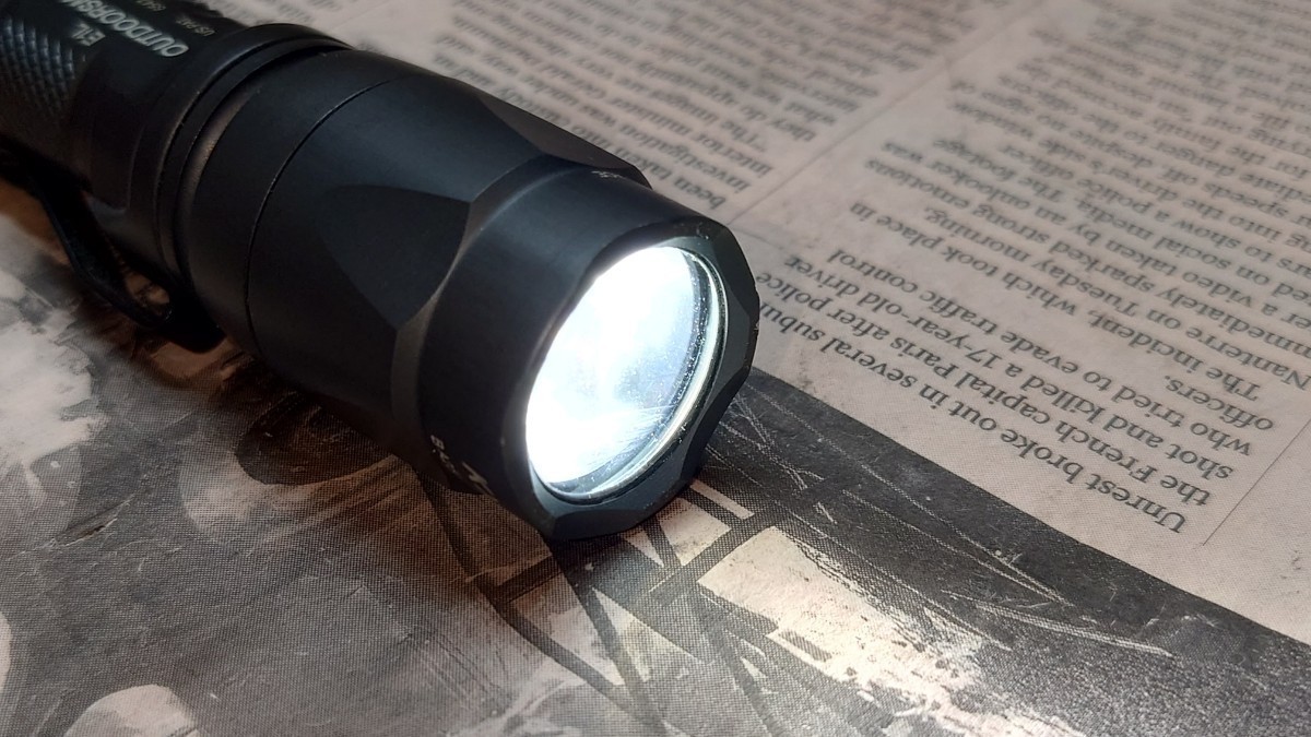 Yahoo!オークション - SUREFIRE E1L Outdoorsman 旧ロゴ 1セル3V Yahoo!オークション - SUREFIRE E1L Outdoorsman 旧ロゴ 1セル3V