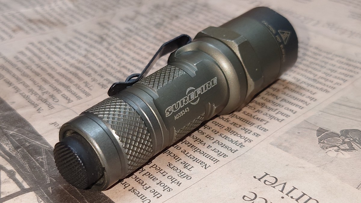 中古】SUREFIRE E1e-HA Executive Elite 1セル3V 30ルーメン 旧 中古】SUREFIRE E1e-HA Executive Elite 1セル3V 30ルーメン 旧