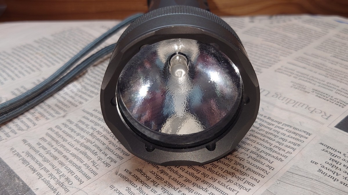 美品】SUREFIRE M6 GUARDIAN Millennium Series 6セル18V225 美品】SUREFIRE M6 GUARDIAN Millennium Series 6セル18V225