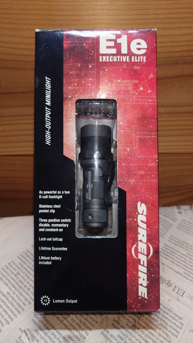 美品】SUREFIRE E1e-HA Executive Elite 1セル3V 30ルーメン 旧 美品】SUREFIRE E1e-HA Executive Elite 1セル3V 30ルーメン 旧