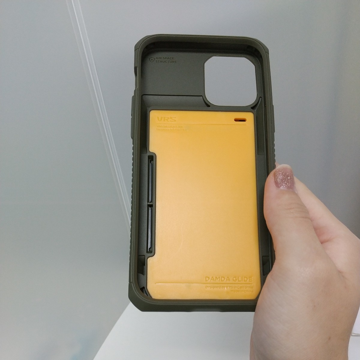 y122001fm iPhone 12 Pro / iPhone 12 対応 ケース カード 収納 耐衝撃 ハード カバー 背面 スライド 式 カードケース 付きの画像5