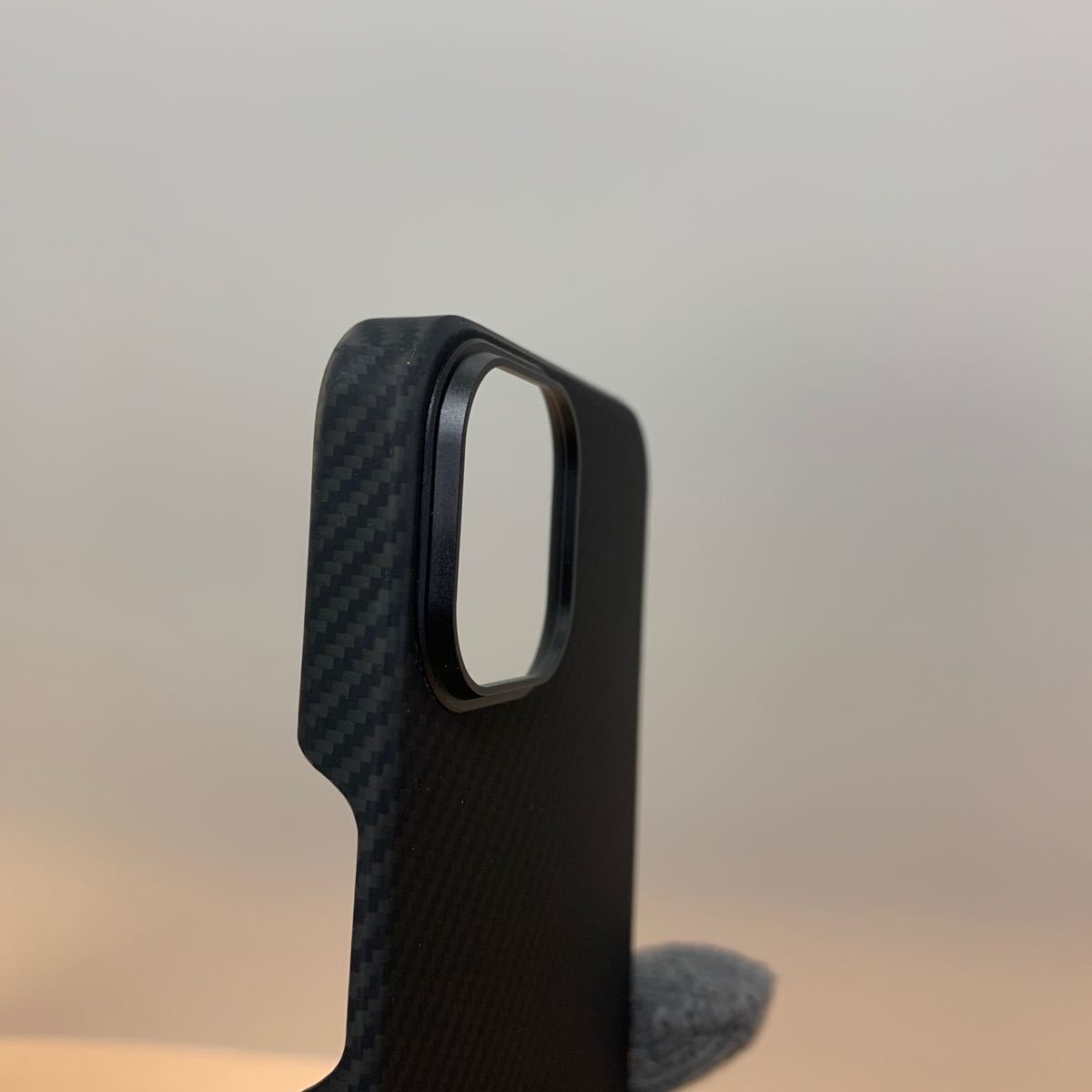 y122616m 「PITAKA」 iPhone 14 ケース MagEZ Case 3 1500Dアラミド繊維製 MagSafe ワイヤレス充電対応 超薄 耐衝撃_画像5