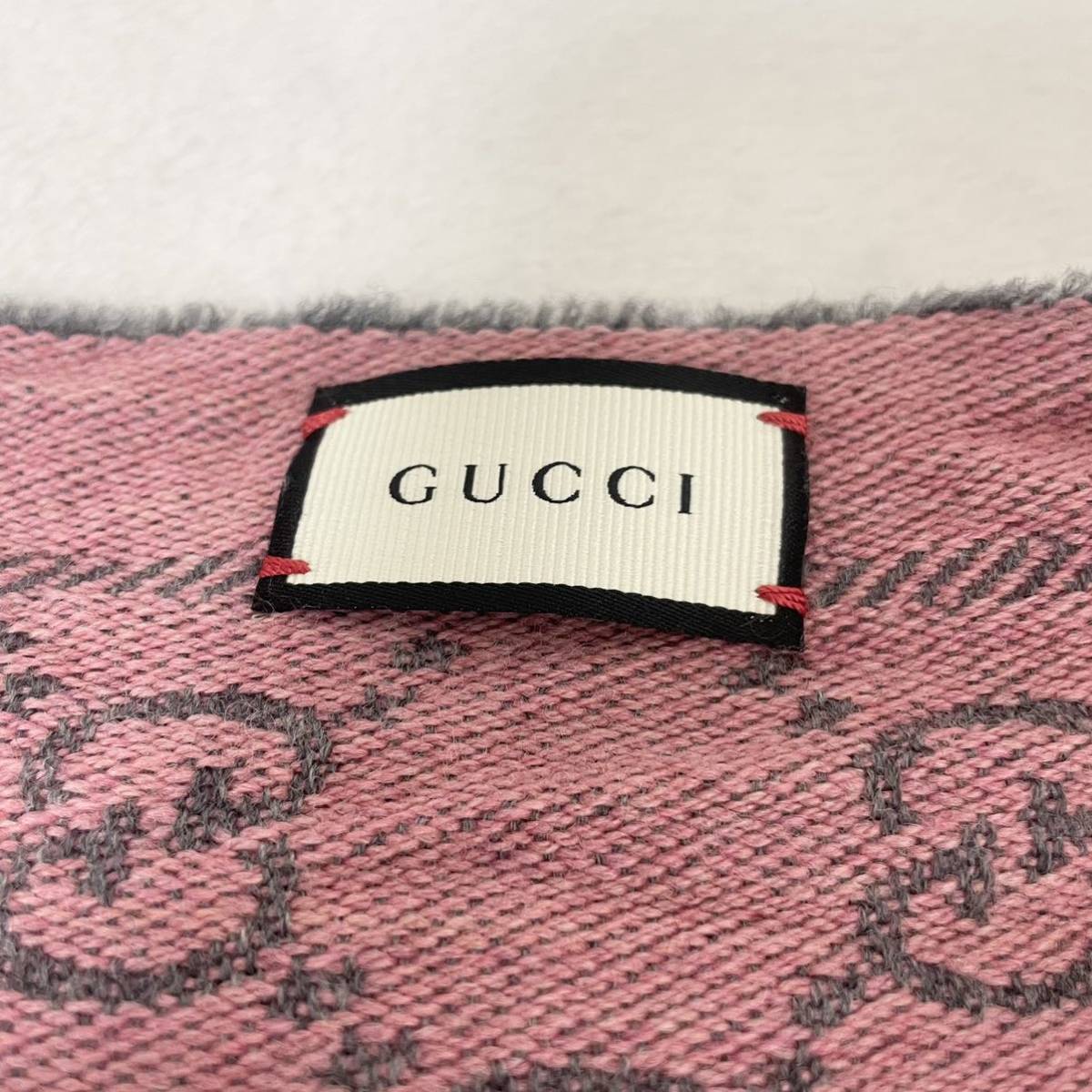 【贅沢品の極み】GUCCI グッチ　マフラー　ストール　ウール　シルク　GG 総柄　グレー　ピンク　リバーシブル　フリンジ_画像4