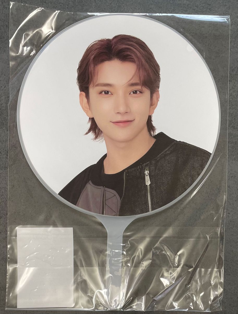 残1【ジョシュア】seventeen follow to japan うちわ image 残1【ジョシュア】seventeen follow to japan うちわ image