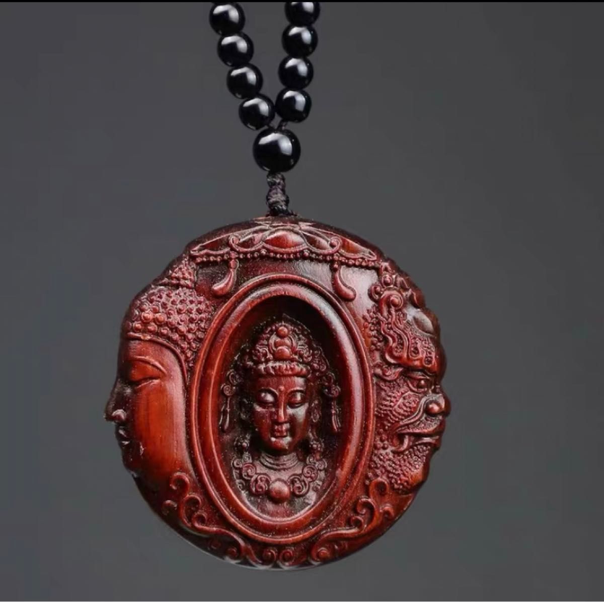 小葉紫檀赤木　「仏と魔とは一念の間」木雕刻 仏教、縁起物　お守り　飾り