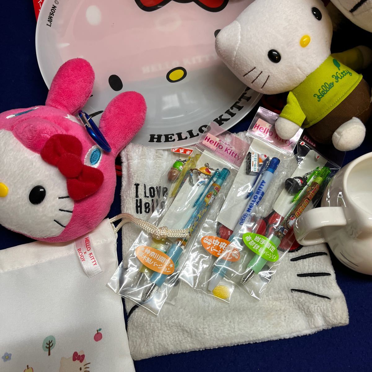 ハローキティ ぬいぐるみ サンリオ グッズ お皿　食器　中古　Sanrio 雑貨　ペン　筆記用具　文房具　ジャンク　マスコット　ドール　人形_画像2