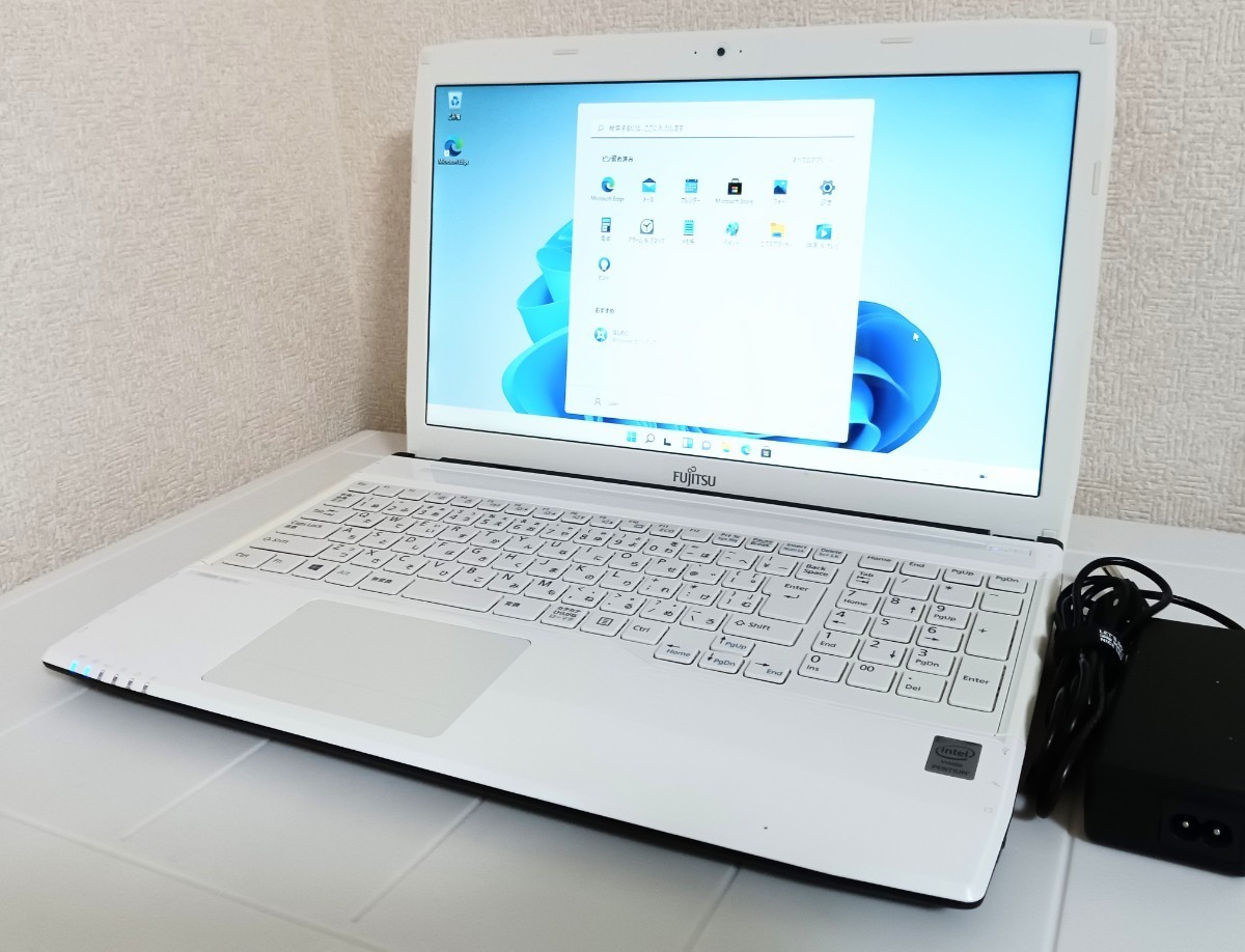 ◆Win11搭載◇Office2021導入済み◇富士通 LIFEBOOOK AH42/M Pentium 3556U 1.7GHz/4GB/320GB/15.6インチ/DVD±RW◆_画像1