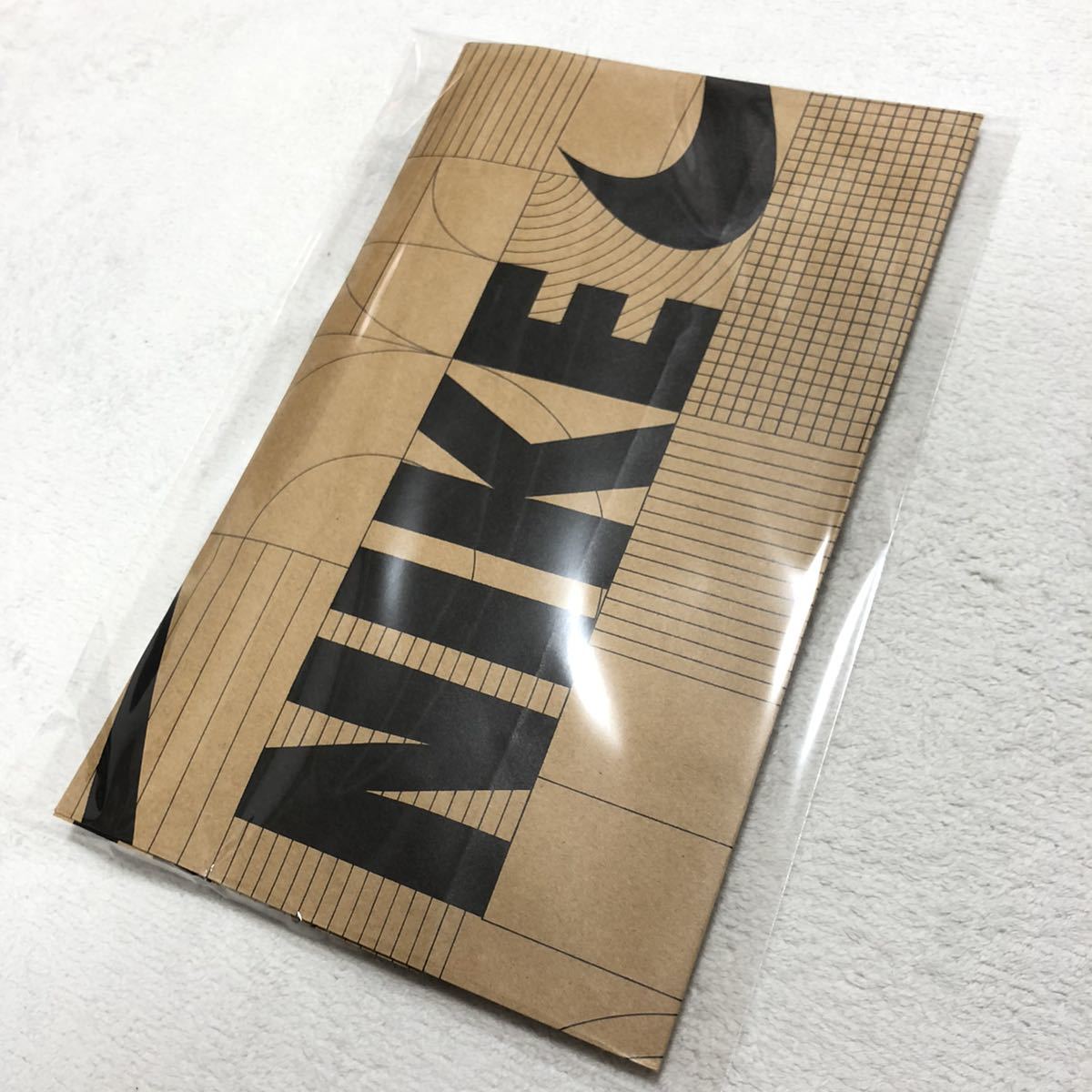 小サイズ 紙袋　NIKE ナイキ ショッパー　ナイキ紙袋　プレゼント梱包資材　新品未使用　手提げ袋 プレゼント包装　ショップ袋_画像4