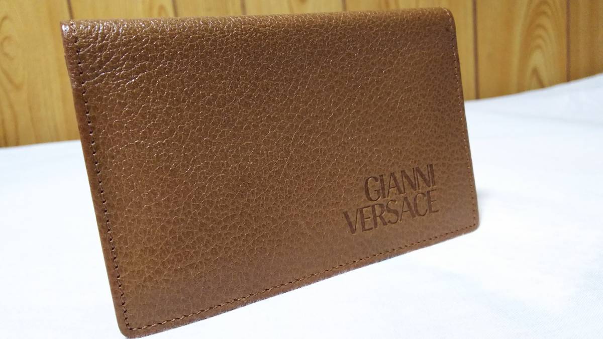 正規美 レア ヴェルサーチVERSACE クラシック ロゴ文字カードケース茶