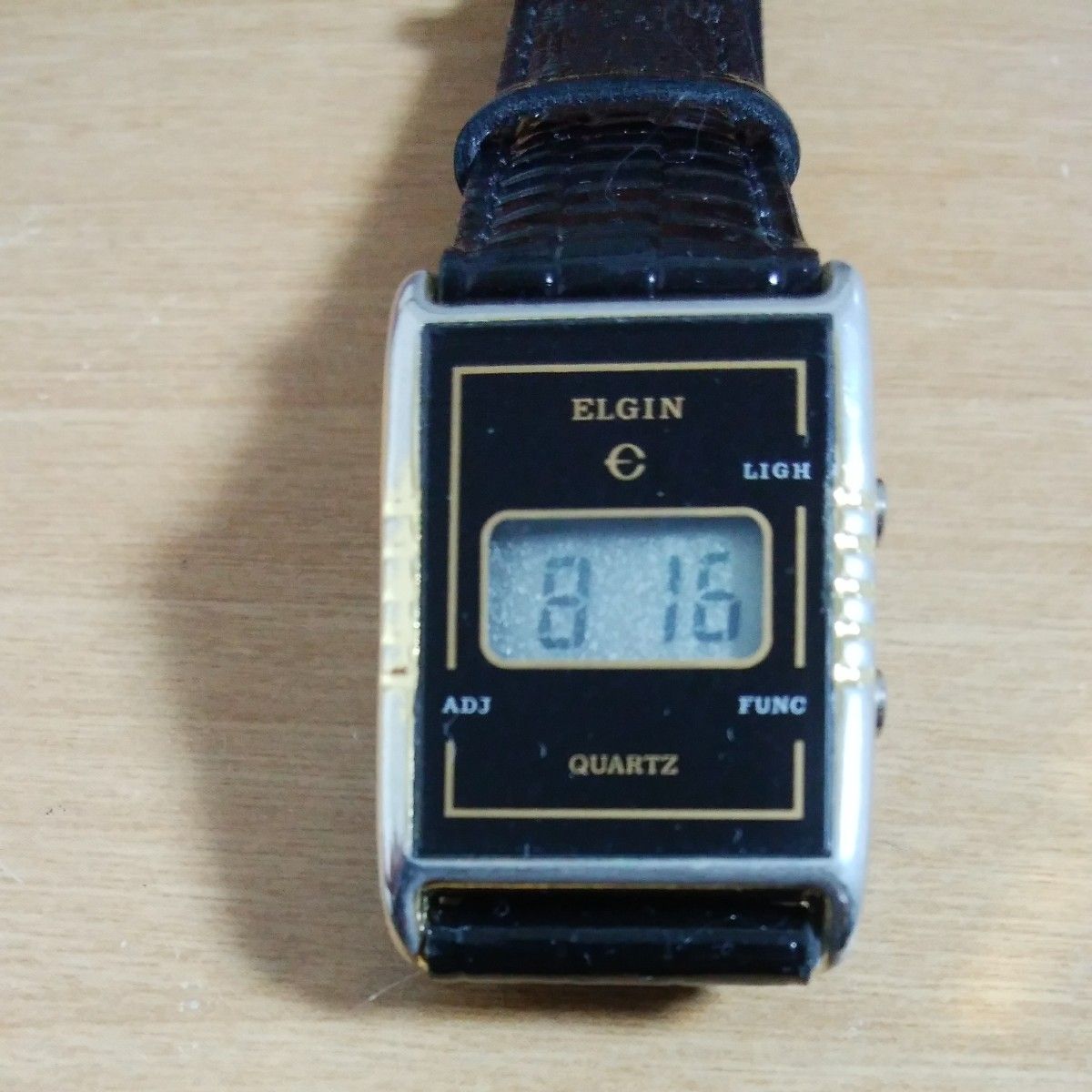 ELGIN デジタル 腕時計