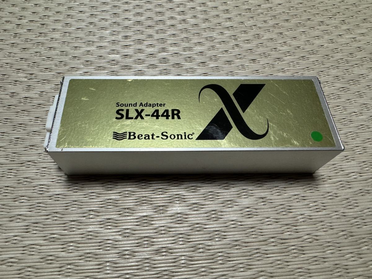 ビートソニック　ＳＬＸ－４４Ｒ　GRS180 クラウン ナビ取付キット　中古品_画像2