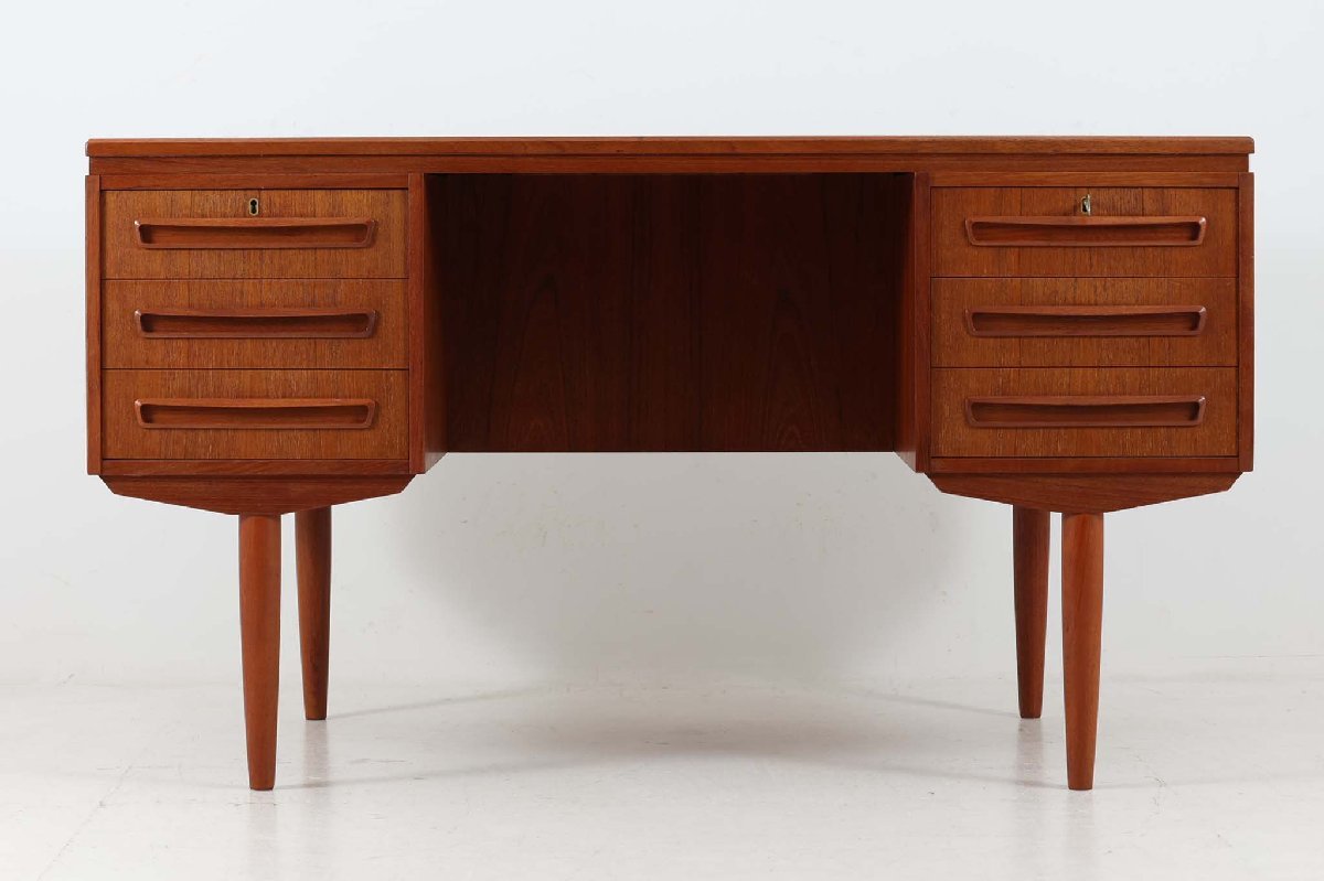  Denmark made with both sides cupboard desk / desk cheeks material Northern Europe furniture Vintage 