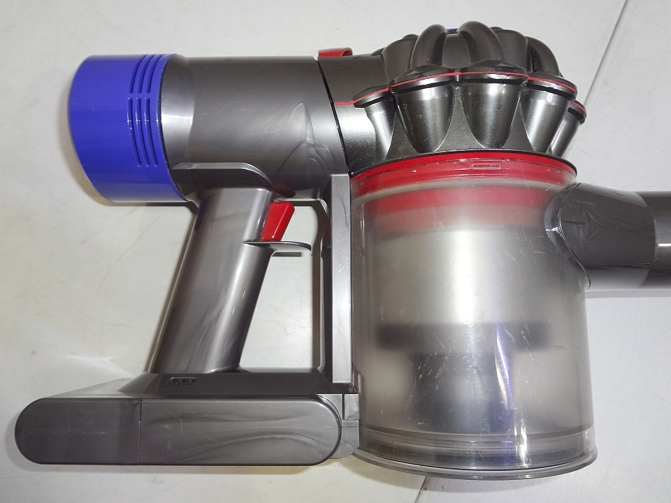 KI231214 dyson ダイソン SV10 コードレス ハンディ サイクロンクリーナー 掃除機 中古品_画像2