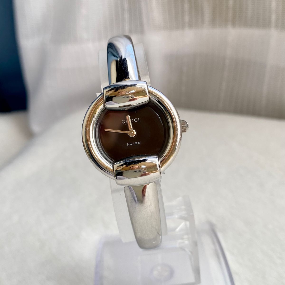 GUCCI グッチ QZ 1400L バングルウォッチ 黒文字盤 GUCCI グッチ QZ 1400L バングルウォッチ 黒文字盤