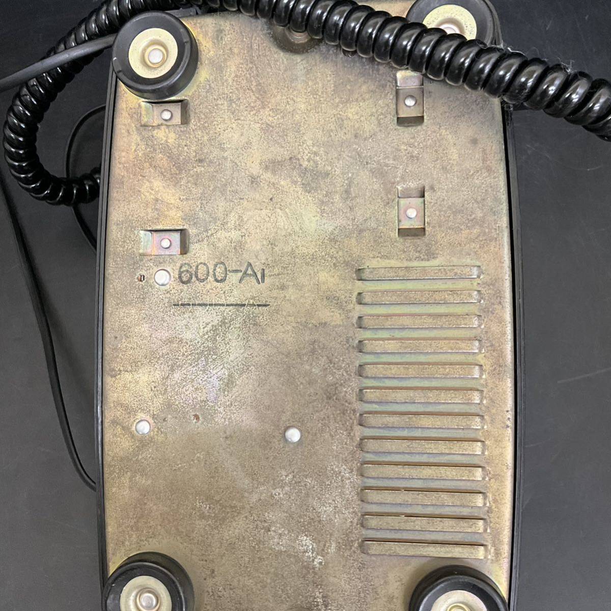 T12091535 antique black telephone dial type 600-A2 * telephone . reception is possible to do . telephone call is un- possible. 