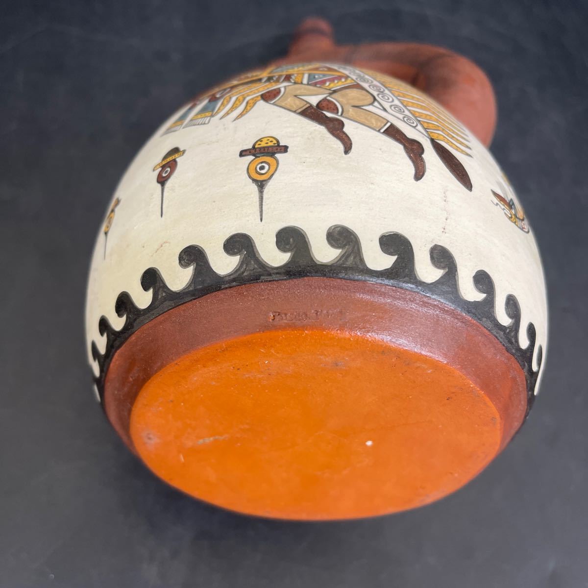 B12211706 ペルー モチェ文化土器 鐙型注口土器 インテリア チャビン文化様式から続く鐙形注口を持つ細くすっきりした印象の平底球形の土器_画像10