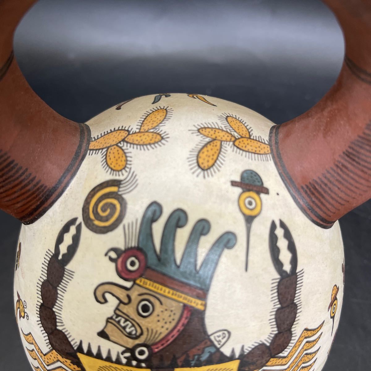 B12211706 ペルー モチェ文化土器 鐙型注口土器 インテリア チャビン文化様式から続く鐙形注口を持つ細くすっきりした印象の平底球形の土器_画像3