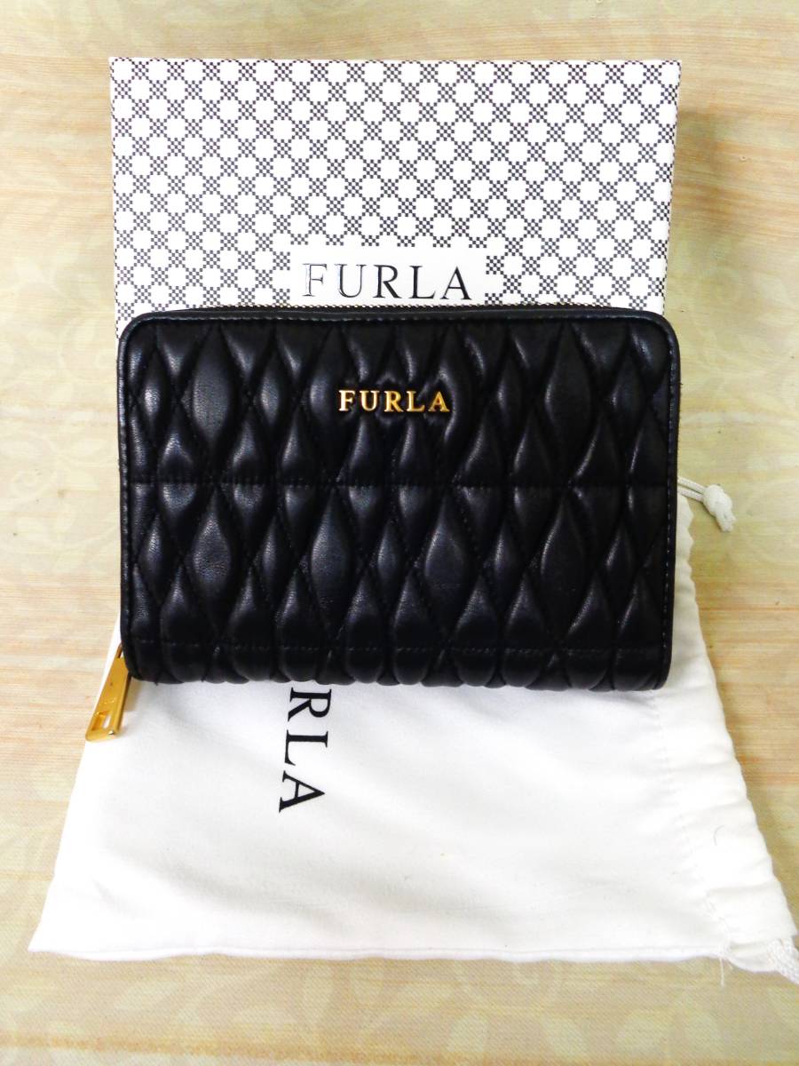 送料無料！FURLA　キルティングデザインの黒財布