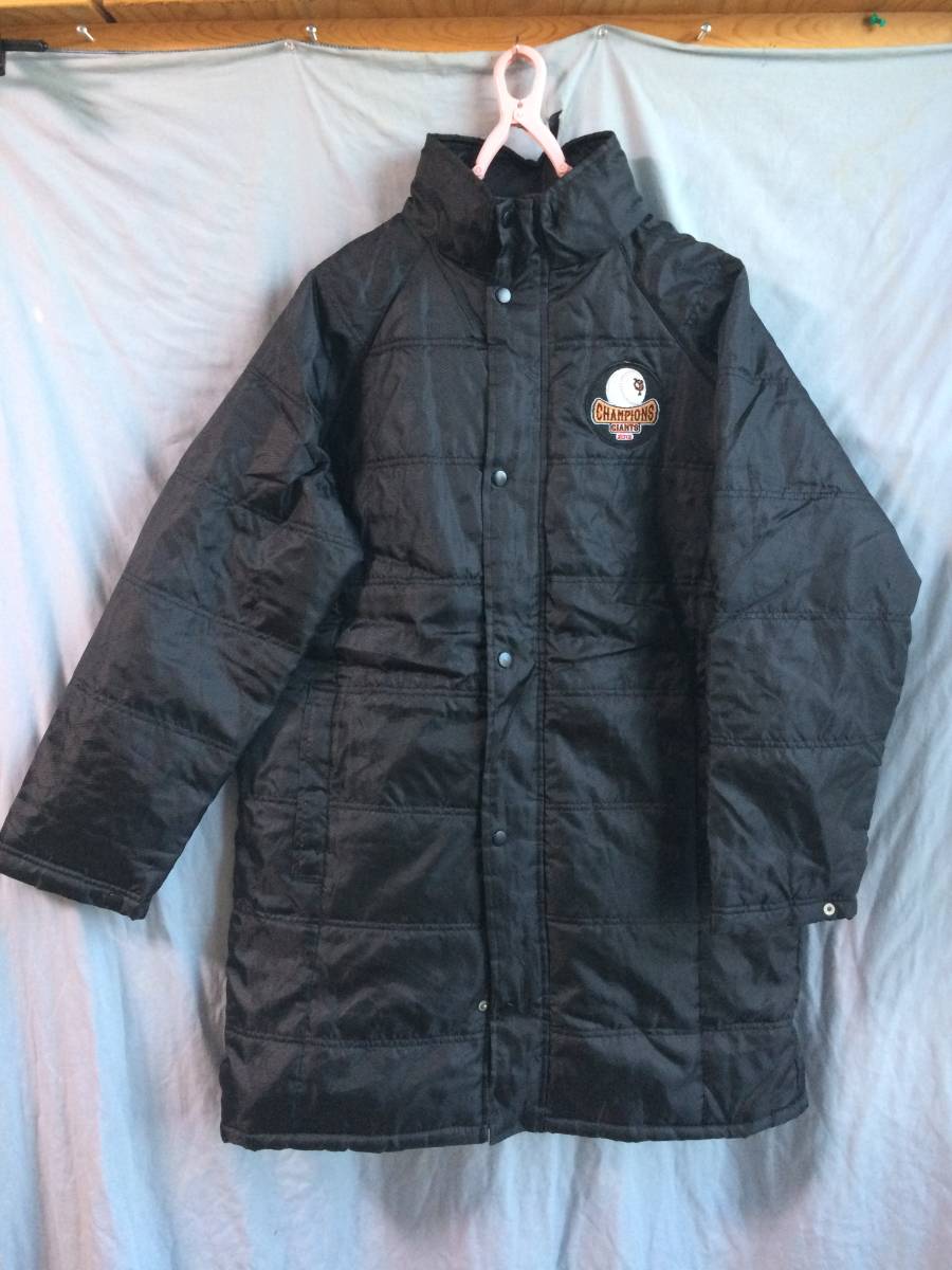  Yomiuri Giants 2012 bench coat free size with cotton ( tube 0079)