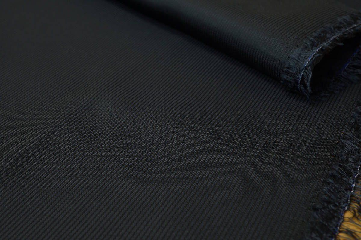⑮キュプラ100％ 裏地 織柄ストライプ 黒 長30ｍ程度 巾110cm １本 スカート ワンピース ジャケット コート_画像2