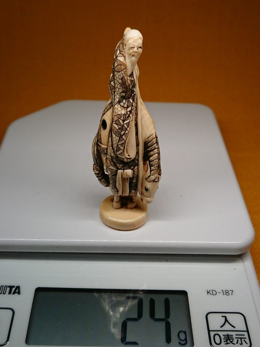 人形　 細密彫刻　根付　オブジェ　置物　インテリア　工芸品　美術品　A3349