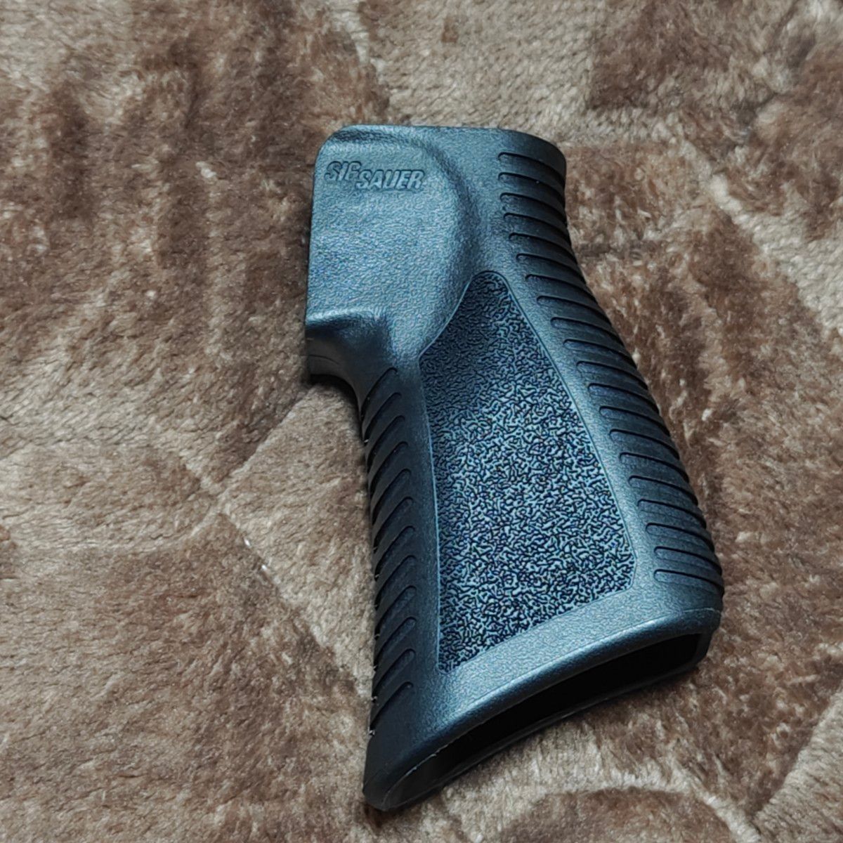 年末特価】 実物 SIG SAUER MCX Rattler Grip グリップ Black 美 年末特価】 実物 SIG SAUER MCX Rattler Grip グリップ Black 美
