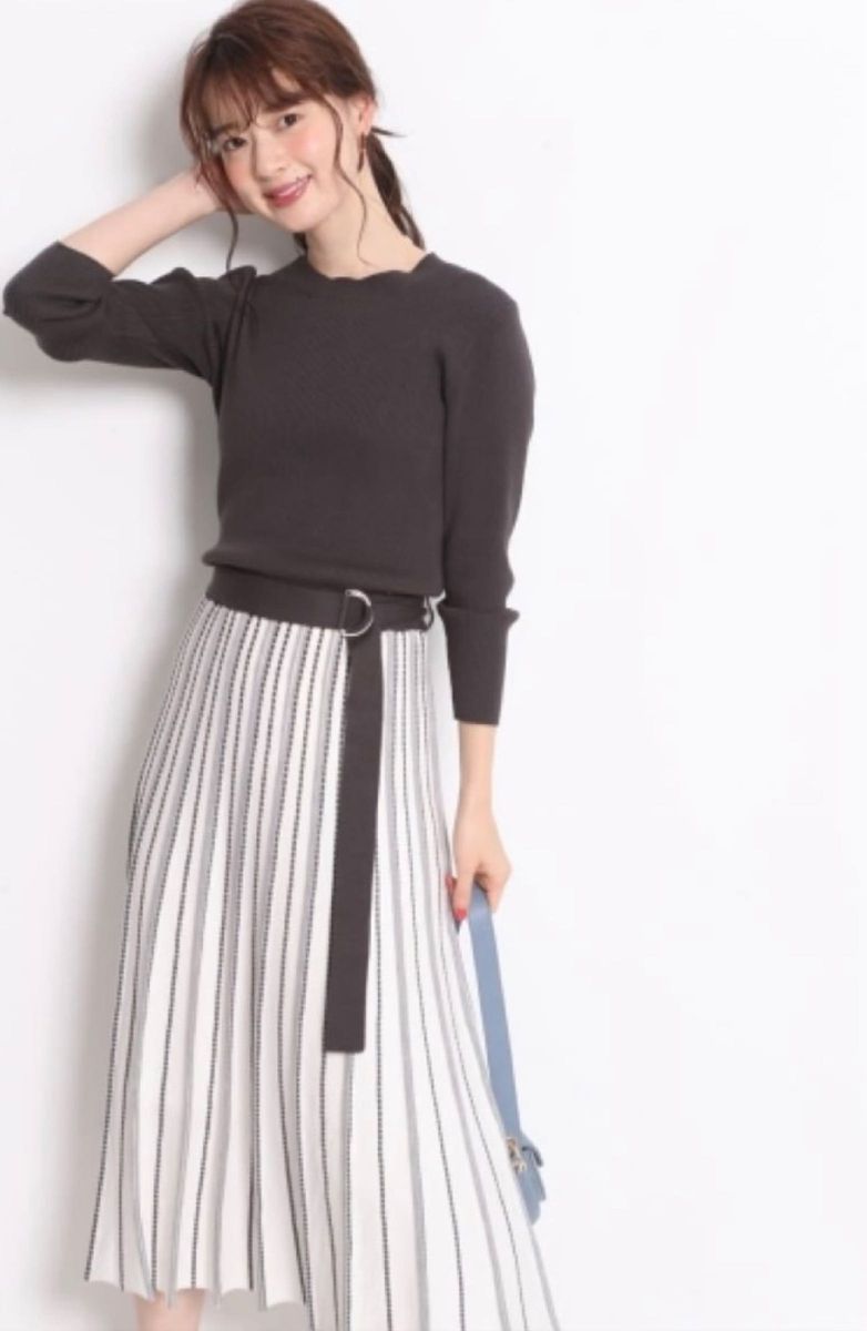 美品 JUSGLITTY 配色スカートニットワンピース ジャス 美品 JUSGLITTY 配色スカートニットワンピース ジャス