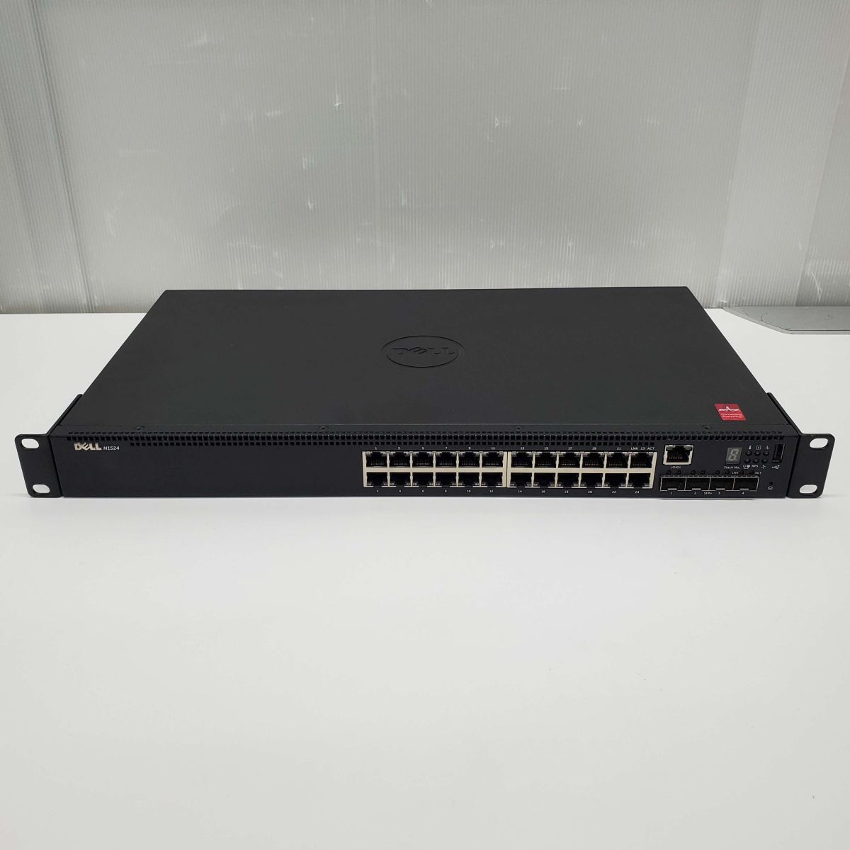 ＠T0666【初期化済み】DELL N1524 Model:E15W Networking N1500 Series Switch RJ45:24ポート SFP+:4ポート