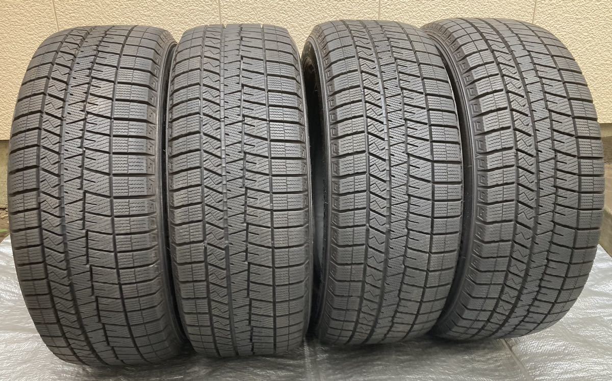 225/55R17 スタッドレス DUNLOPウインターマックス03バリ 溝 2021年製造_画像1