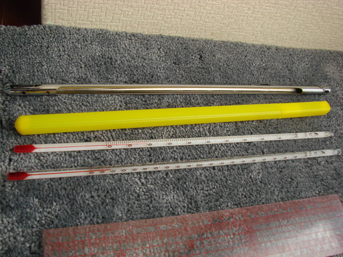 金属ケース　黄色ケース　棒状温度計　２本　～100℃　～200℃_画像1