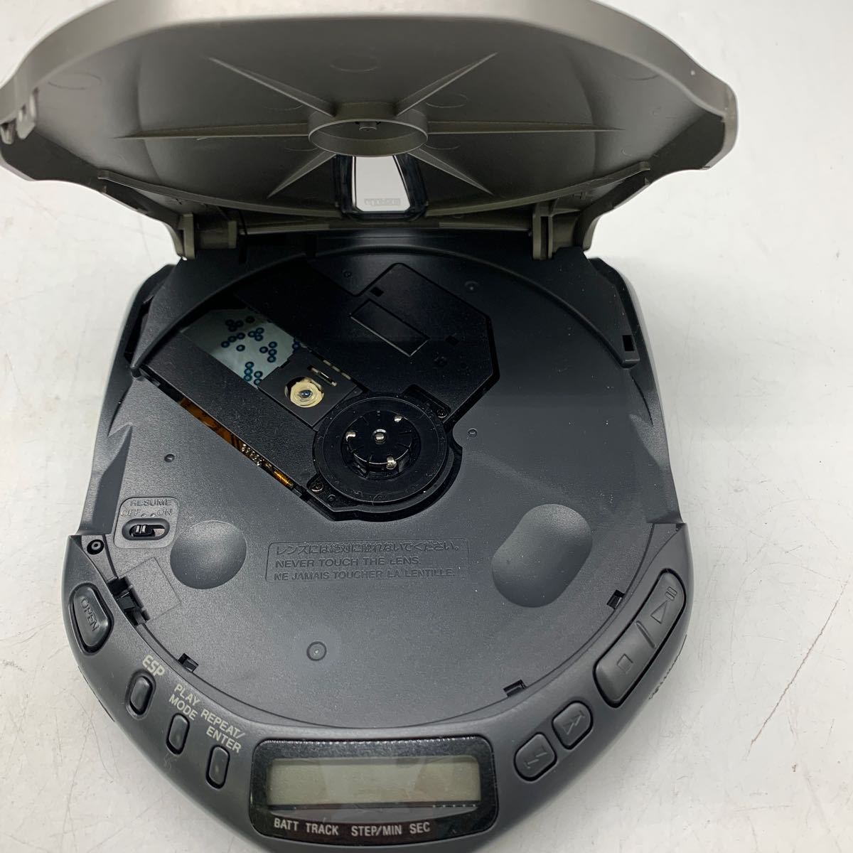 5-12-70■ SONY ソニー　Discman ディスクマン　D-E305 10SECONDS MEGA BASS 通電確認済み 現状品渡し_画像3