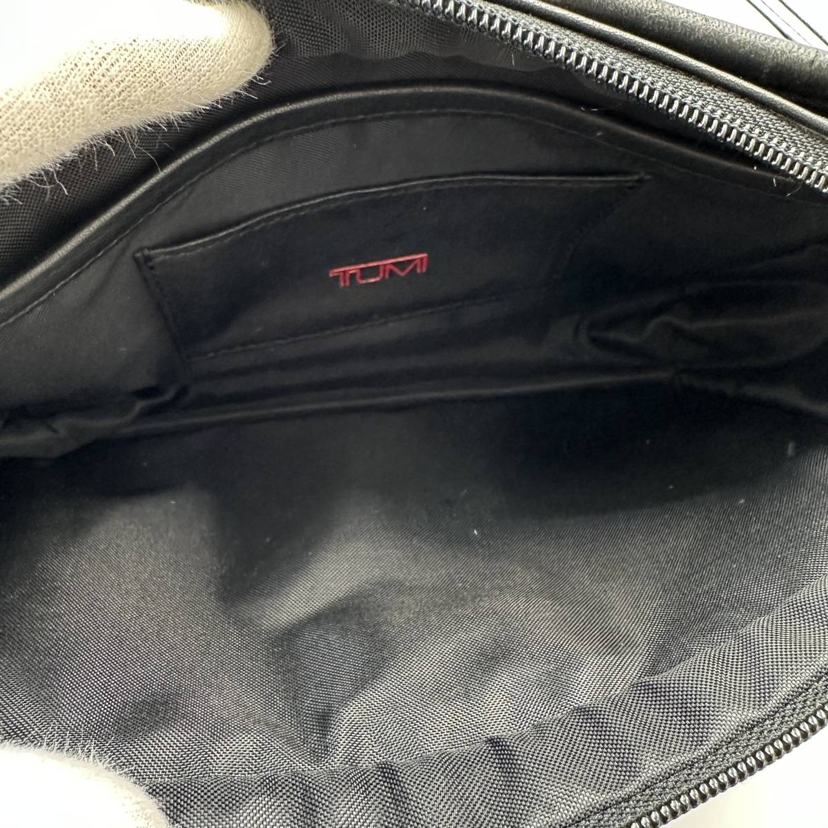 【1円スタート】TUMI トゥミ セカンドバック クラッチバック レザー ブラック_画像3