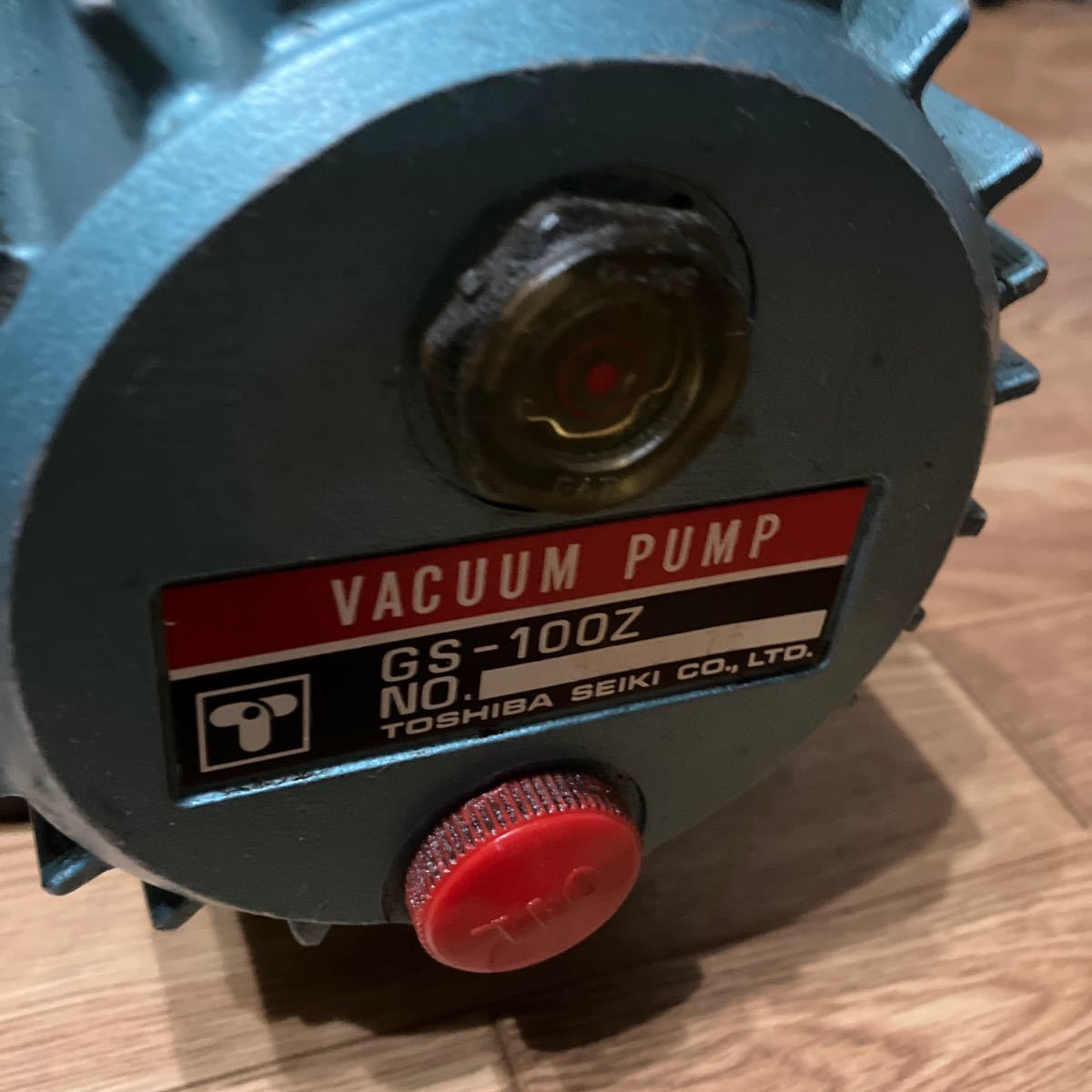 TOSHIBA 東芝 VACUUM PUMP バキュームポンプ GS-100Z 真空ポンプ 通電確認済み 動作未確認 中古 ジャンク品_画像4