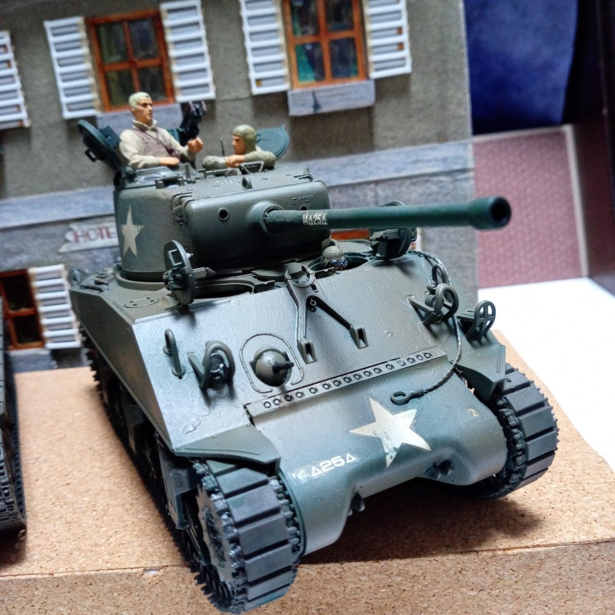 アメリカ軍用車輌　M4シャーマン２輛　1／35　ジオラマ用