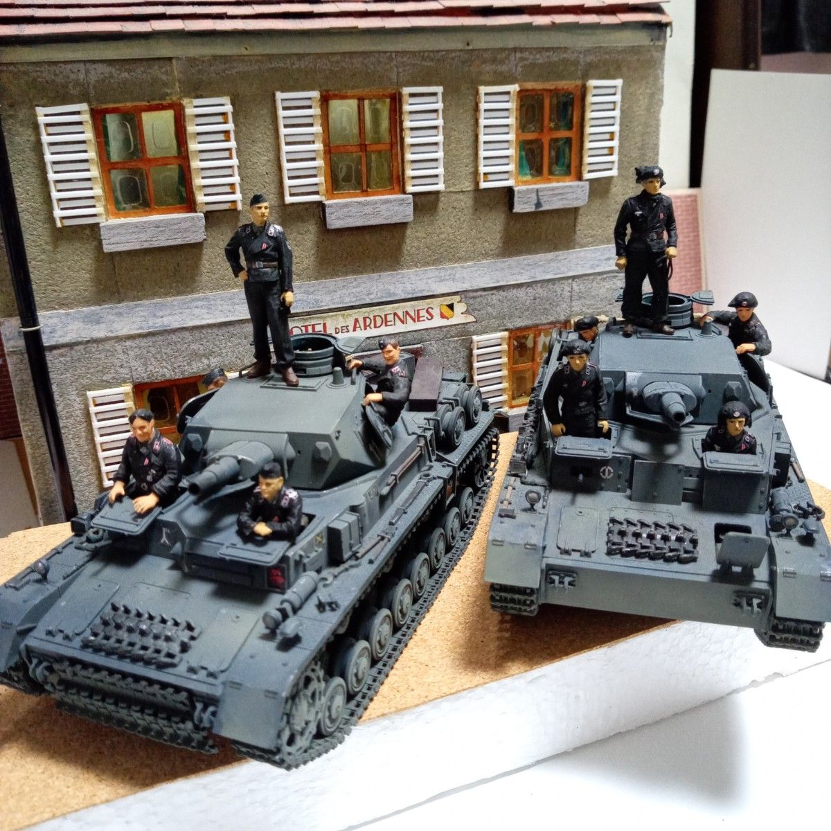 値引きしました ドイツ軍用車輌 Ⅳ号戦車D型2輛 1/35 ジオラマ 値引きしました ドイツ軍用車輌 Ⅳ号戦車D型2輛 1/35 ジオラマ
