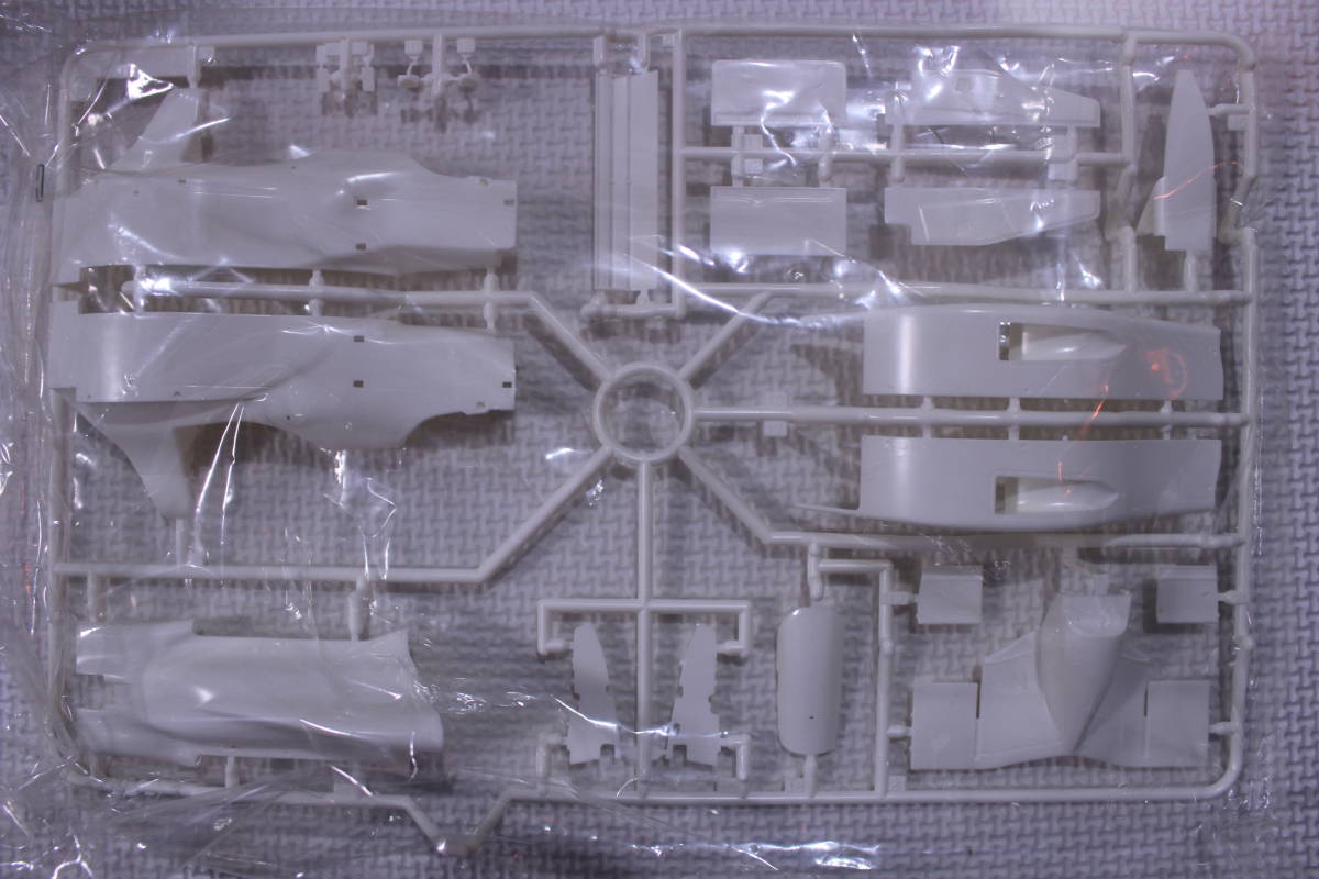 モデラーズ　MODELER’S　1/20　フットワーク　無限　ホンダ　Footwork MUGEN HONDA FA13 未組立_画像3