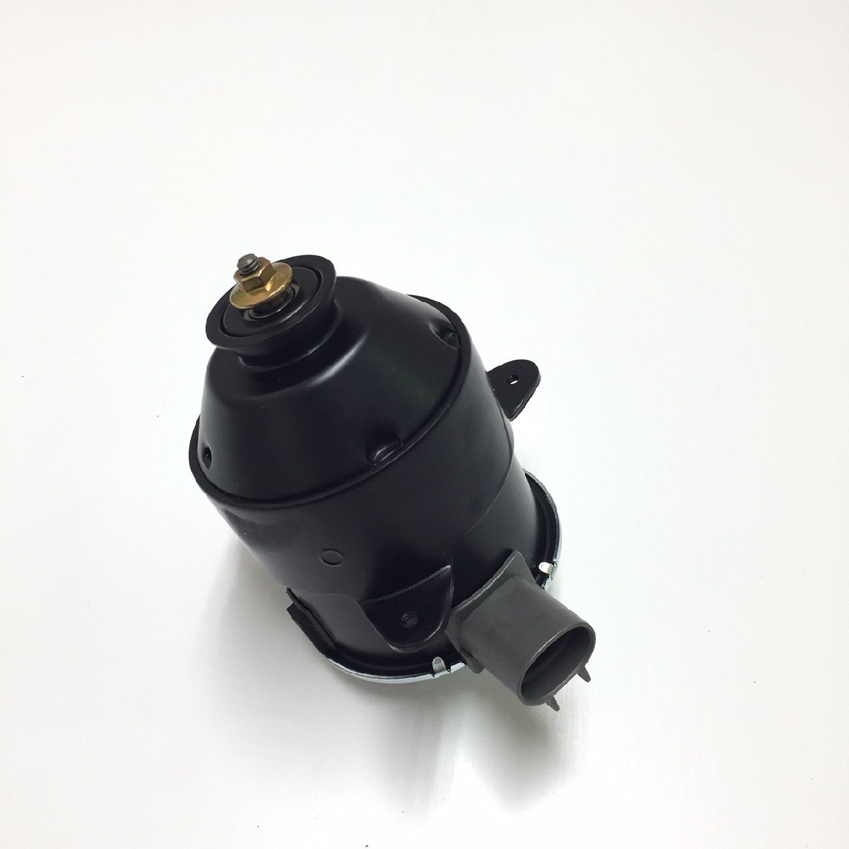 社外新品電動ファンモータートヨタ クラウン/マジェスタ GRS180 右側用 対応純正品番:16363-31020