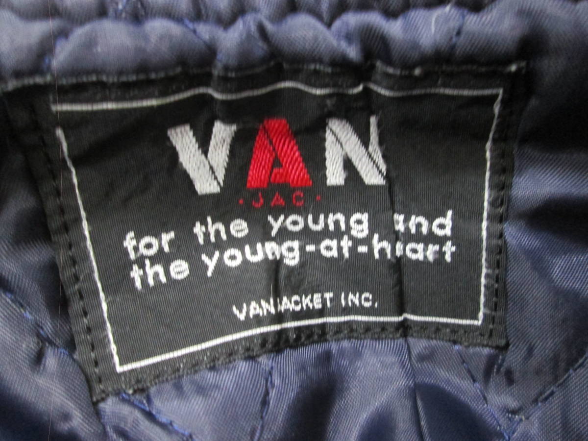 (1)♪VAN JAC ヴァンヂャケット ジップアップ スタジャン ブルゾン ストライプ ホワイト×ネイビー ボタン欠品 サイズ・洗濯表記無し の画像5