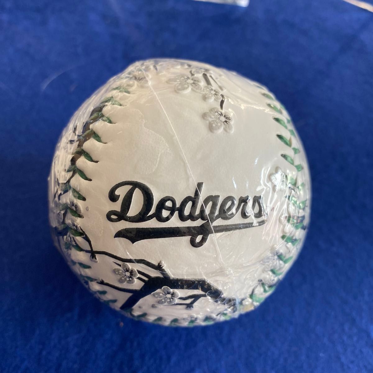 ドジャース 大谷翔平選手 直筆サインボール&移籍記念ボール UV ドジャース 大谷翔平選手 直筆サインボール&移籍記念ボール UV