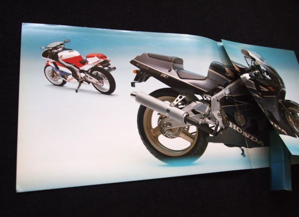 ホンダ　ＣＢＲ４００ＲＲ　１９９８年？　カタログ美品・セット・送料込み！_画像4