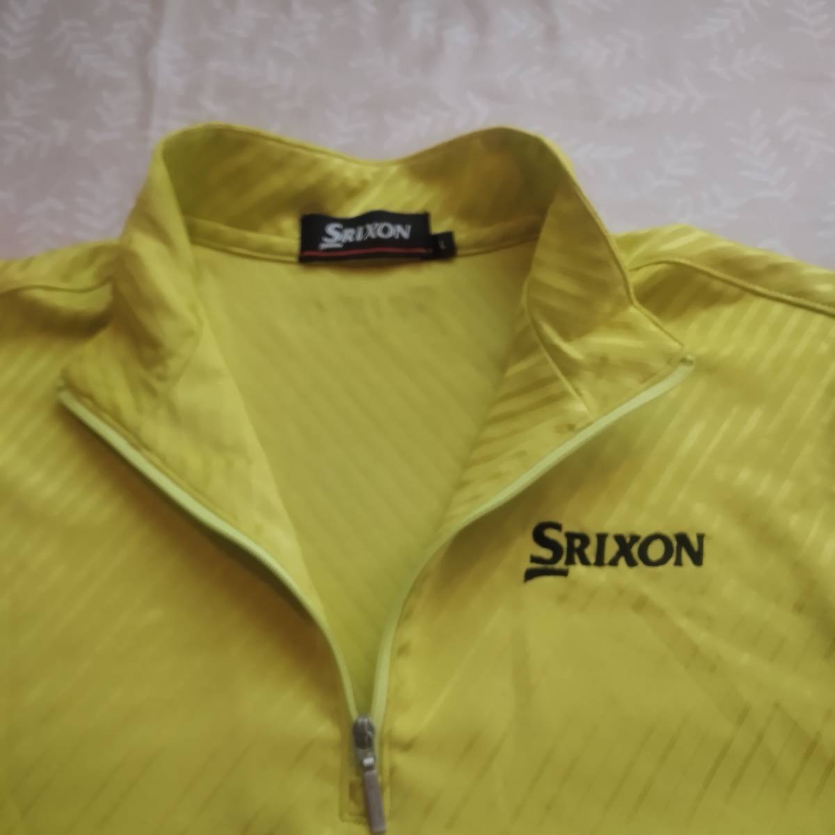 美品！　プロ支給品モデル　スリクソン　Z-STAR　半袖シャツ　サイズＬ　ハーフジップ　日本製　ややストレッチ　しなやか　速乾薄手生地　_画像6