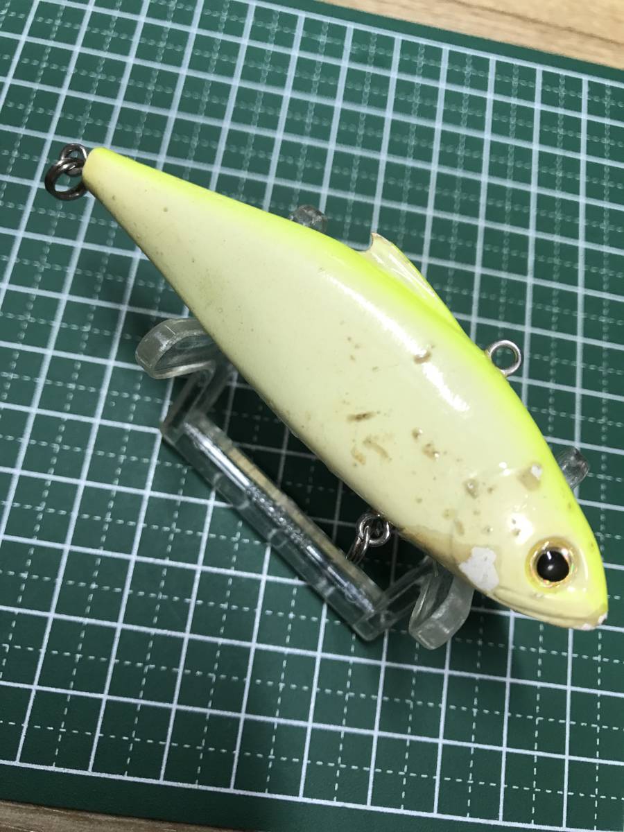 メガバス　 リップレスベイト　MEGABASS　大きな塗装剥げあり_画像2