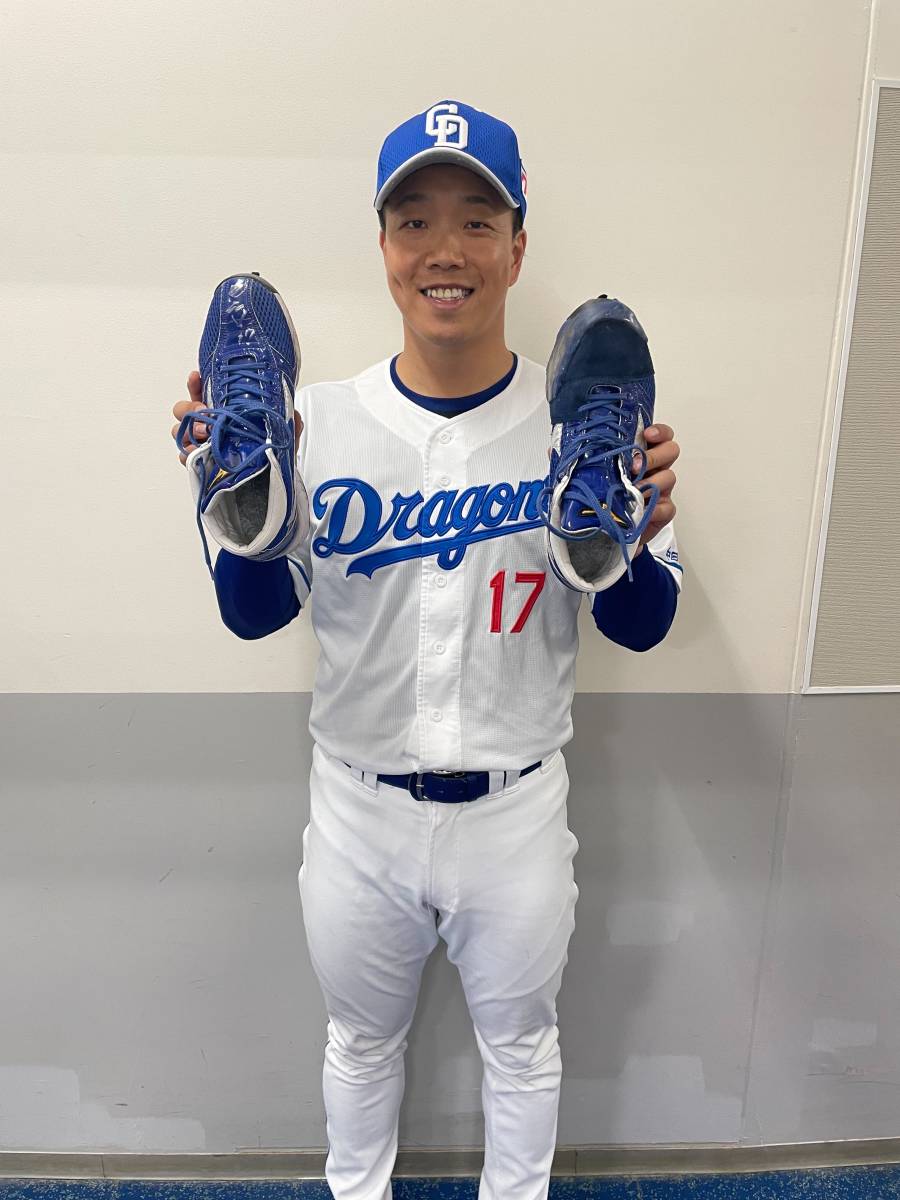 Yahoo!オークション - 【チャリティ】柳 裕也(中日ドラゴンズ Yahoo!オークション - 【チャリティ】柳 裕也(中日ドラゴンズ