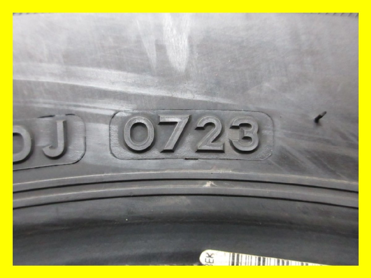 D709【送料無料】195/80R15 107/105 ★ 新品同様 ★ イボ付 ♪ ブリヂストン スタッドレス ★最新★ VL10 ♪ 2023年製 1本 激安 ハイエース_画像4