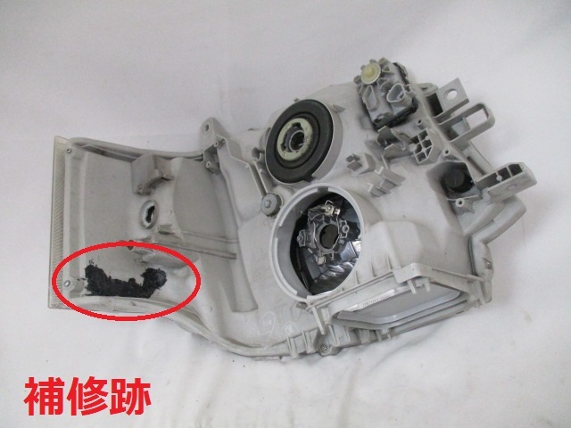 トヨタ　ハイエース/レジアスエース　H200系　中期3型　左ヘッドライト　HID　標準ボディー　KOITO 26-129　刻印65　　（AN-4818）_画像2
