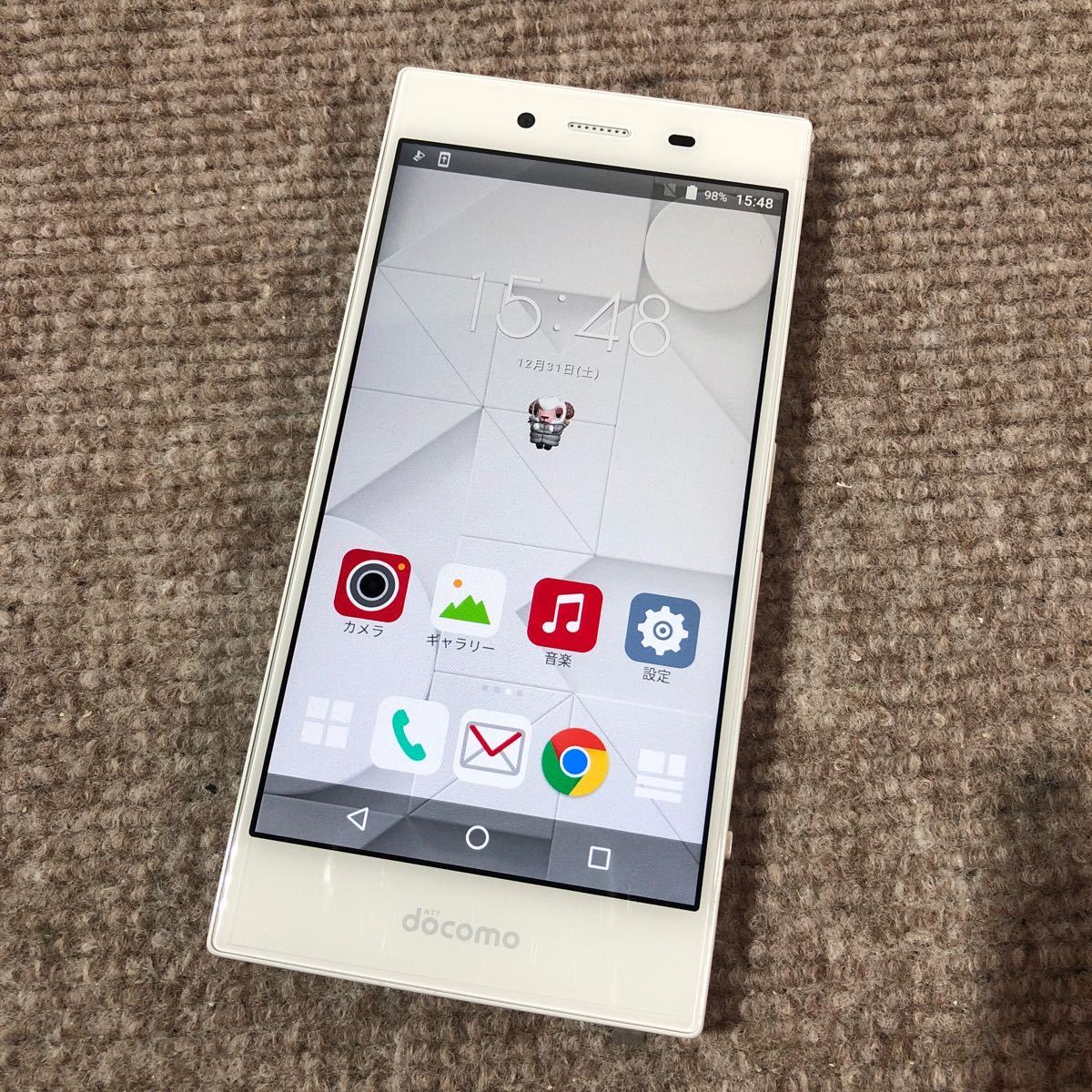 新品 未使用品 docomo ドコモ MONO MO-01K Android スマートフォン 32GB 利用制限○ 保護フィルム付 ホワイト スマホ_画像2