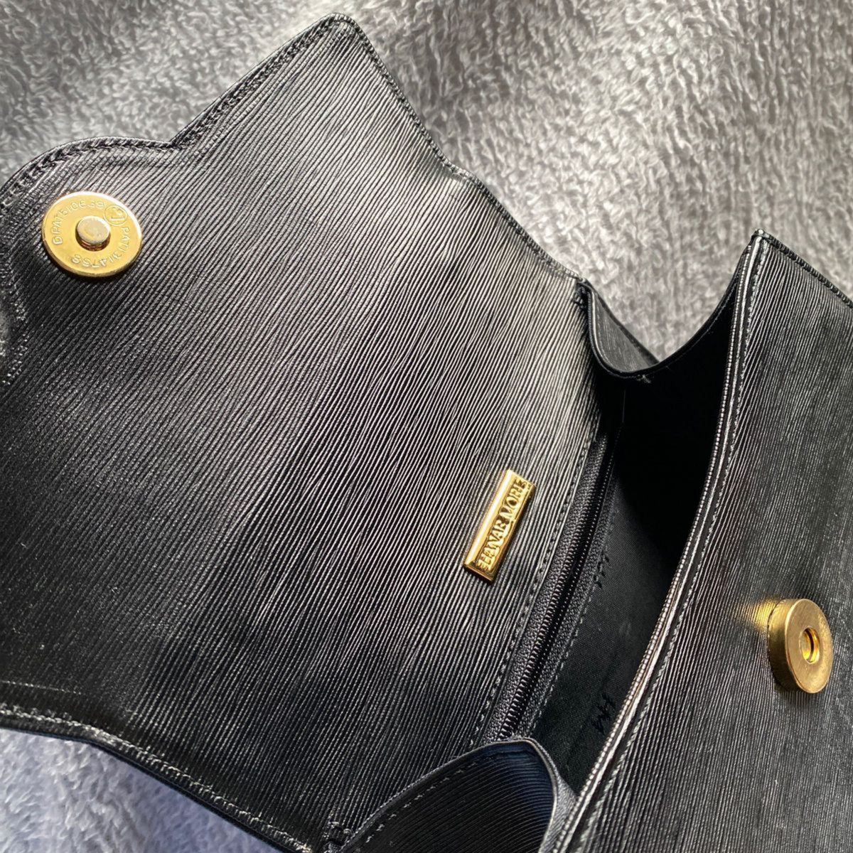 HANAE MORI ハナエモリ ハンドバッグ  レザー　革　フォーマル　 ブラック  黒　金色金具　サークルロゴ
