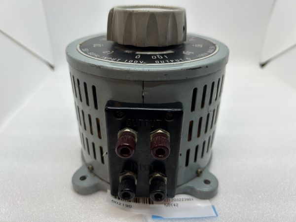 降圧器 YAMABISHI　山菱電機　ボルトスライダー　据置き型　SA-100-5C　変圧器 2190_画像2
